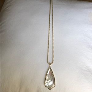 Kendra Scott pendant necklace